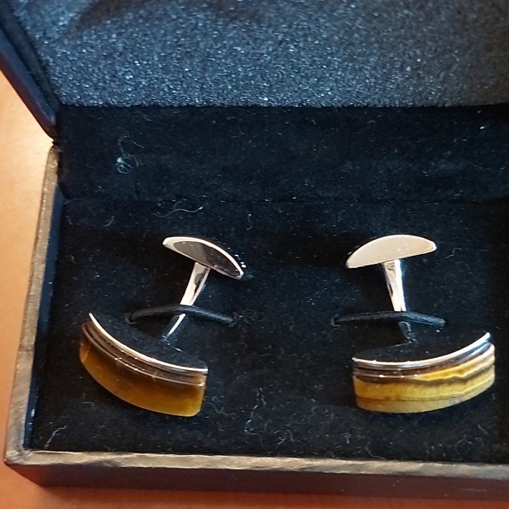 Hugo Boss cuff link - Picture 2 of 4